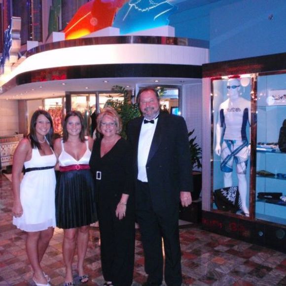 Meet your Posher, Gayle - Picture 1 of 1